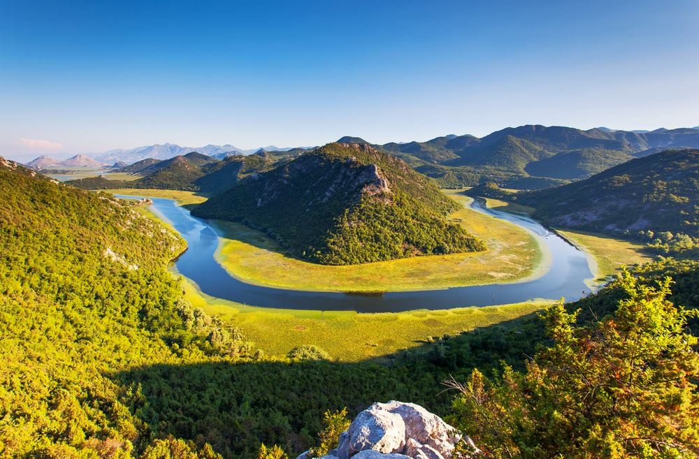 Река магдалена. Озеро в Черногории сердце. Чань Черногория. Juodkalnija.